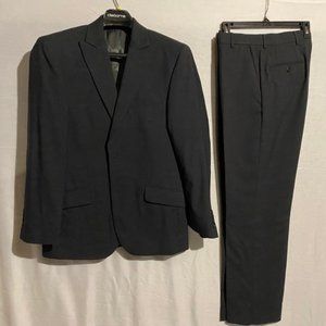 Claiborne Men's Gray Charcoal Suit - Jacket 38S, Pants 30 Waist